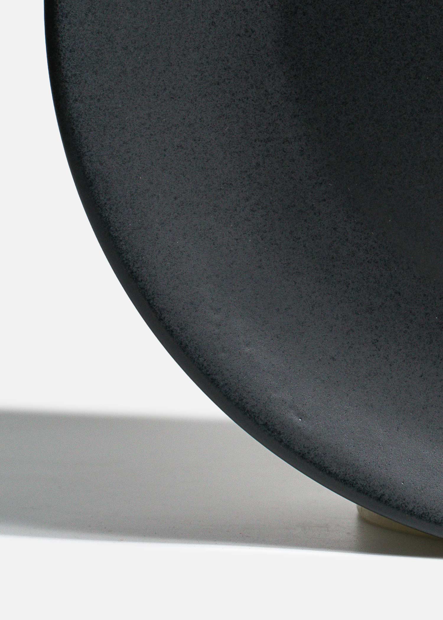 detalles platos ceramica negro maha