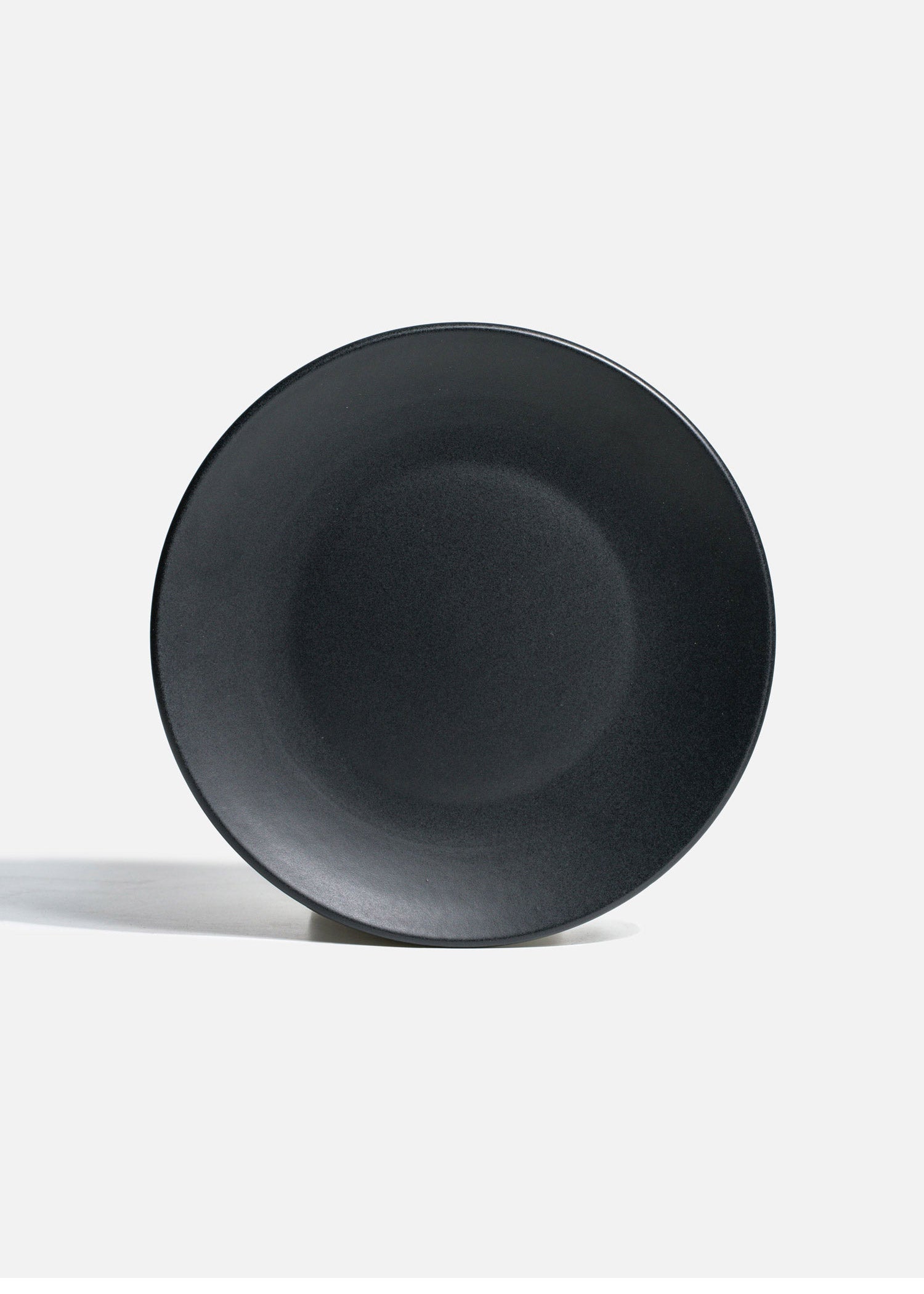 platos ceramica negro restaurantes maha