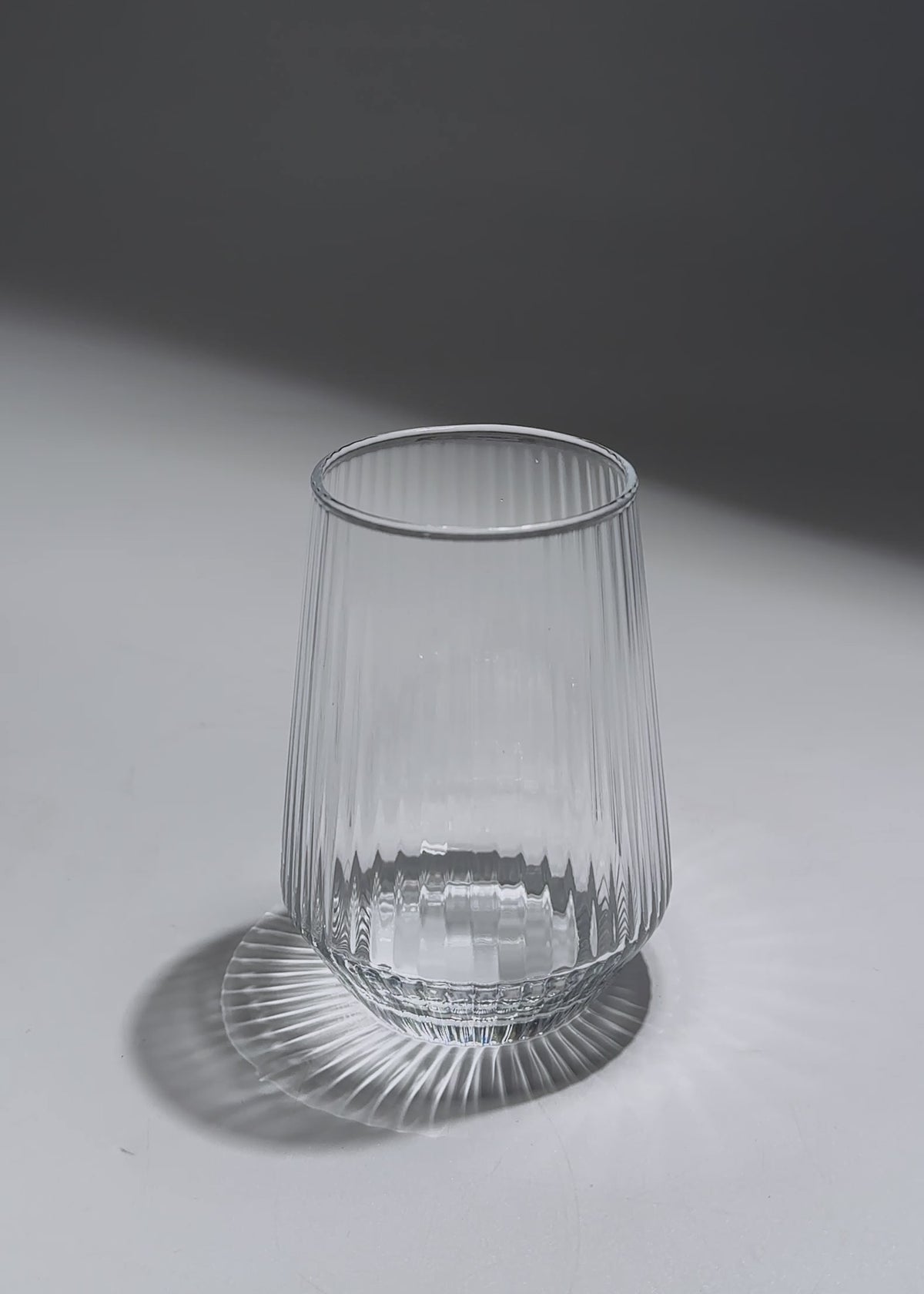 Cargar vídeo: Vaso highball de vidrio transparente Lines 390 ml