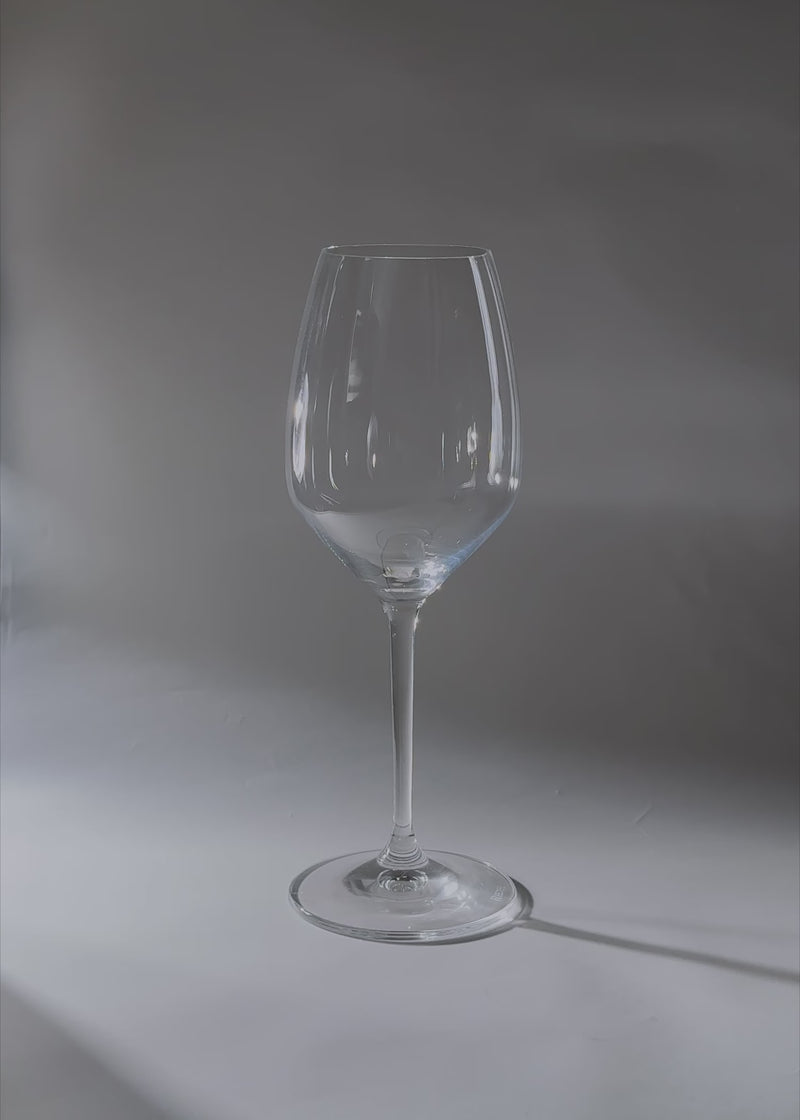 Video de estudio de la copa Riesling Extreme Riedel de 490 ml.