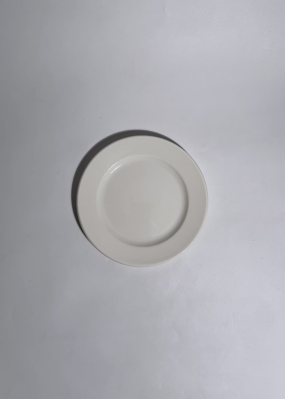 Cargar vídeo: Video de uso de plato trinche Banquet de 19 cm