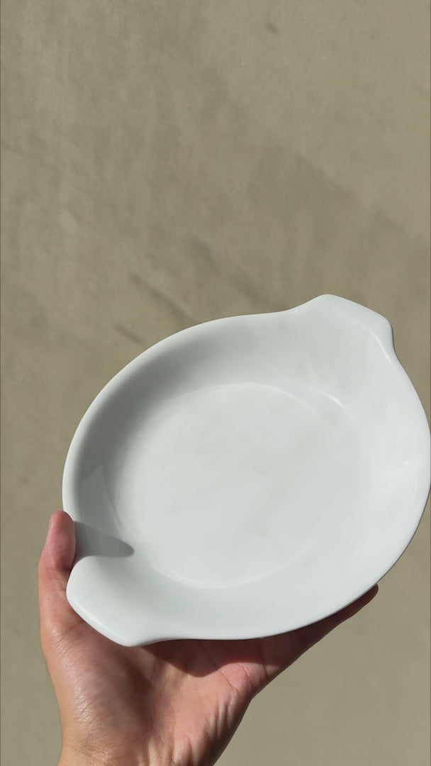 Cargar vídeo: Plato cacerola de porcelana blanco personalizado logo doble Messina 17 cm