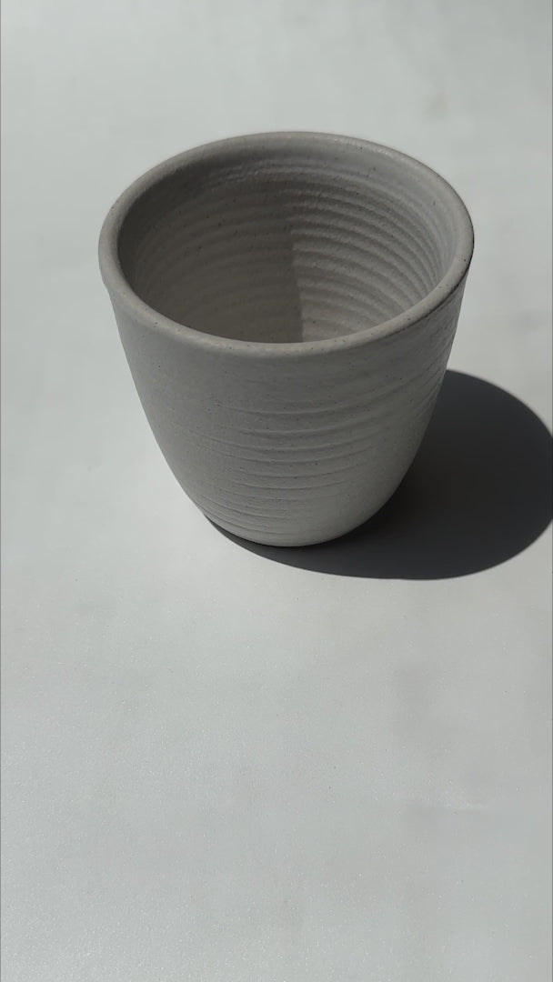 Cargar vídeo: Mug sin asa de porcelana vitrificada marfil para food service