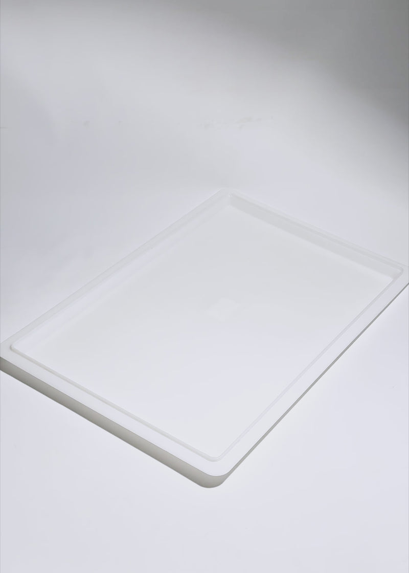 Video de estudio de tapa rectangular de polietileno para contenedores de 30 a 80 litros.