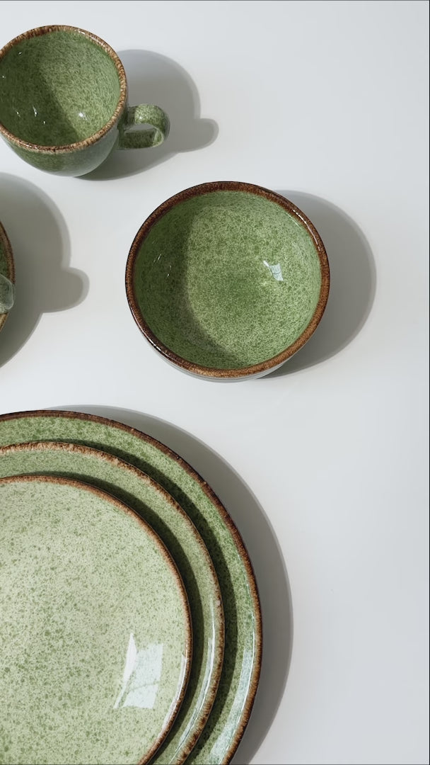 video detalles platos porcelana verde maha