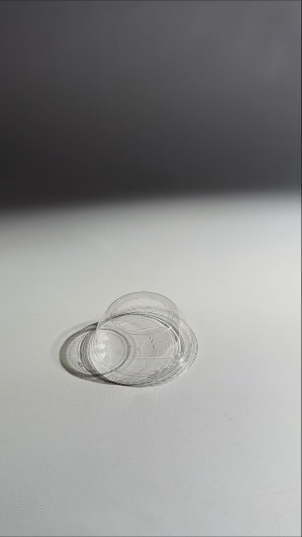 Cargar vídeo: Tapas de plástico PET transparentes Easy Drink para vasos de 9, 12, 16, 20 oz