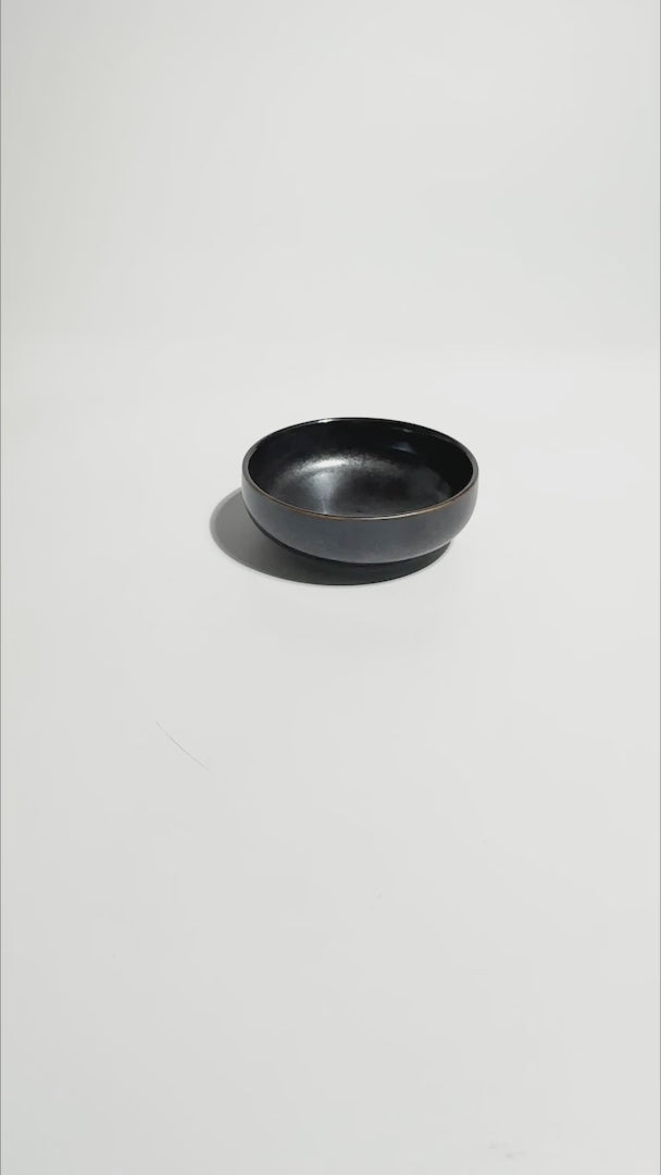 Cargar vídeo: video detalles ramekin metalico maha