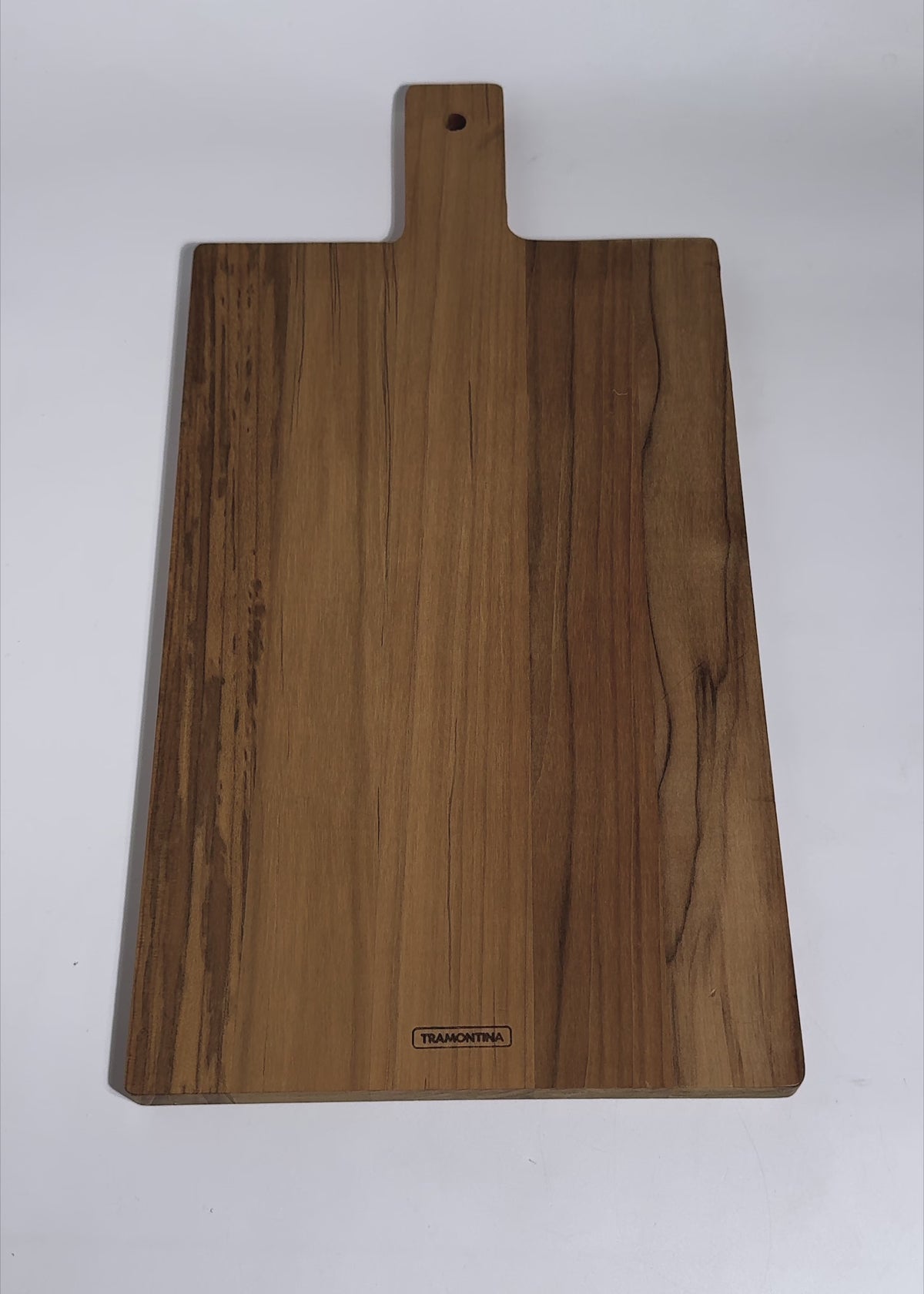 Cargar vídeo: Video de estudio de tabla de madera para carnes Tramontina Churrasco 50 x 25 cm.