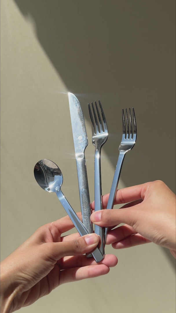video detalles cuchillos de mesa maha