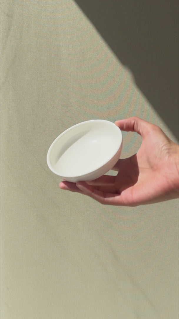 Video del tazón bajo de porcelana blanco Hygge de 150 ml