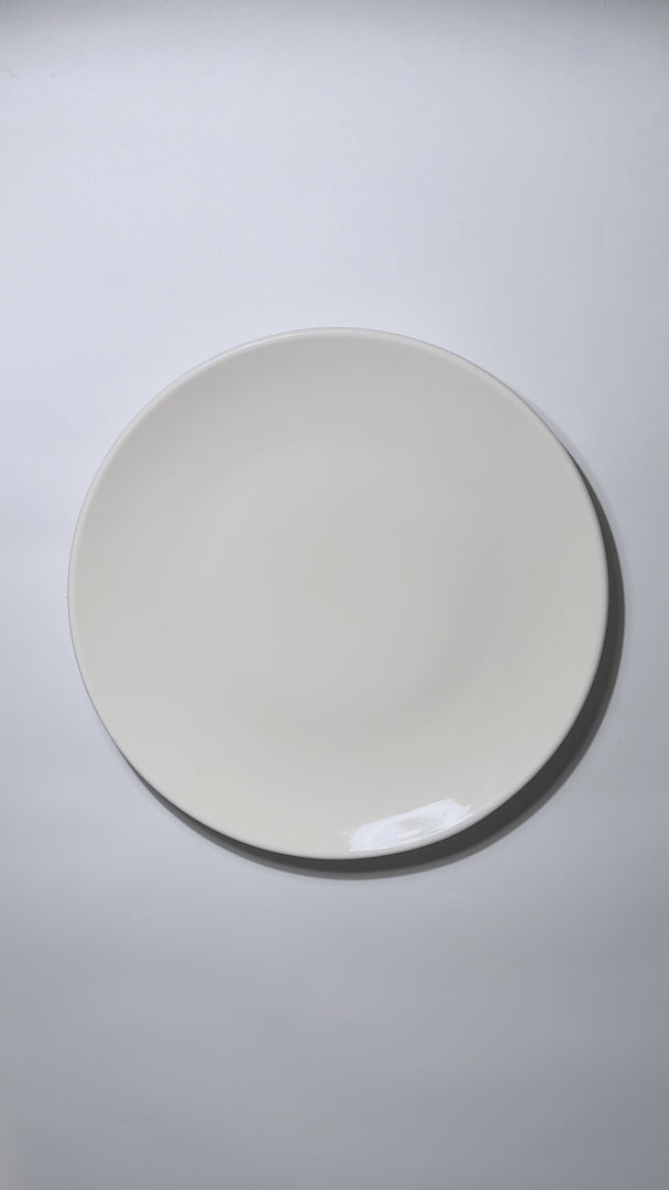 Video del acabado, perfil y borde del plato de porcelana Gourmet