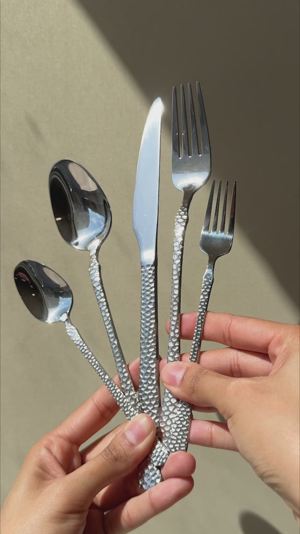 video detalles cubiertos de mesa maha