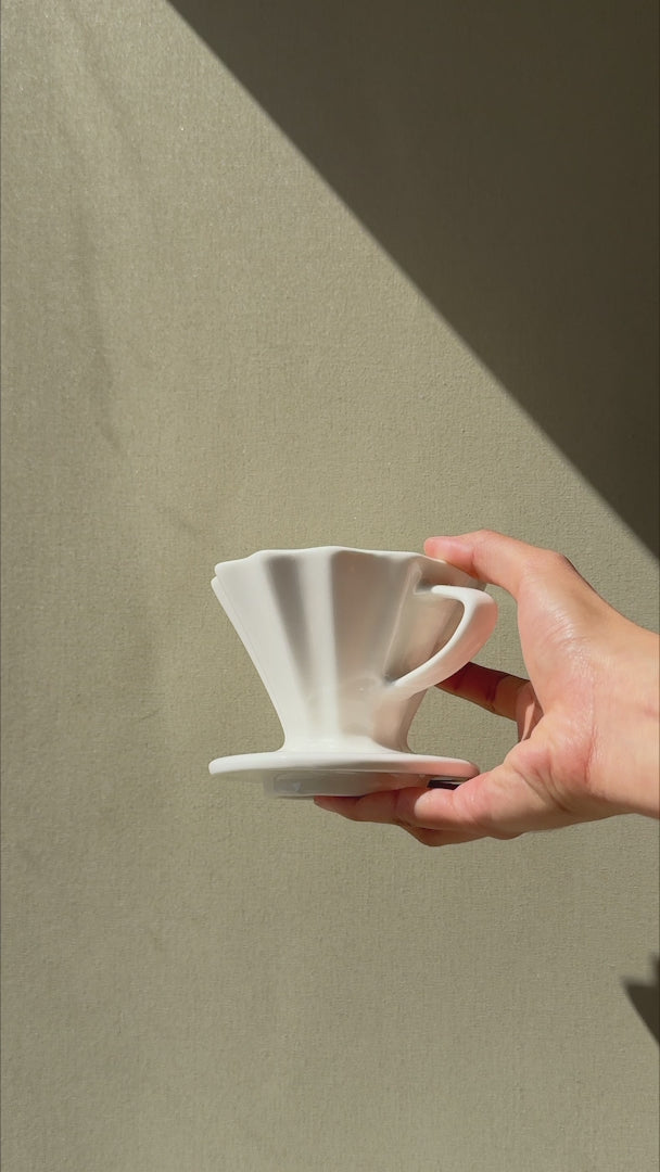 Cargar vídeo: Taza para café filtrado de porcelana Dripper Ø 11 cm