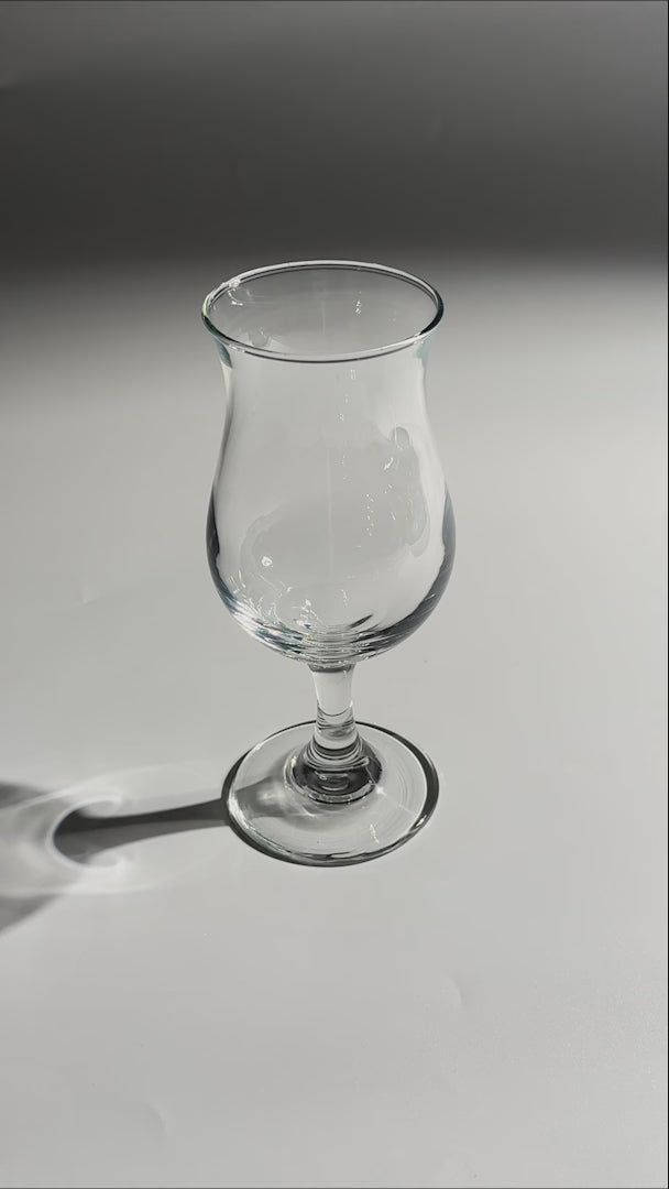 Cargar vídeo: Copa para coctel de vidrio transparente Vetro 310 ml