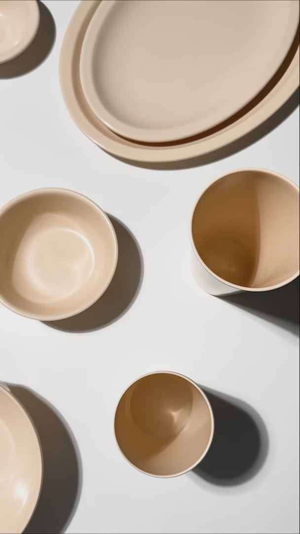 Cargar vídeo: video deralles platos melamina beige maha