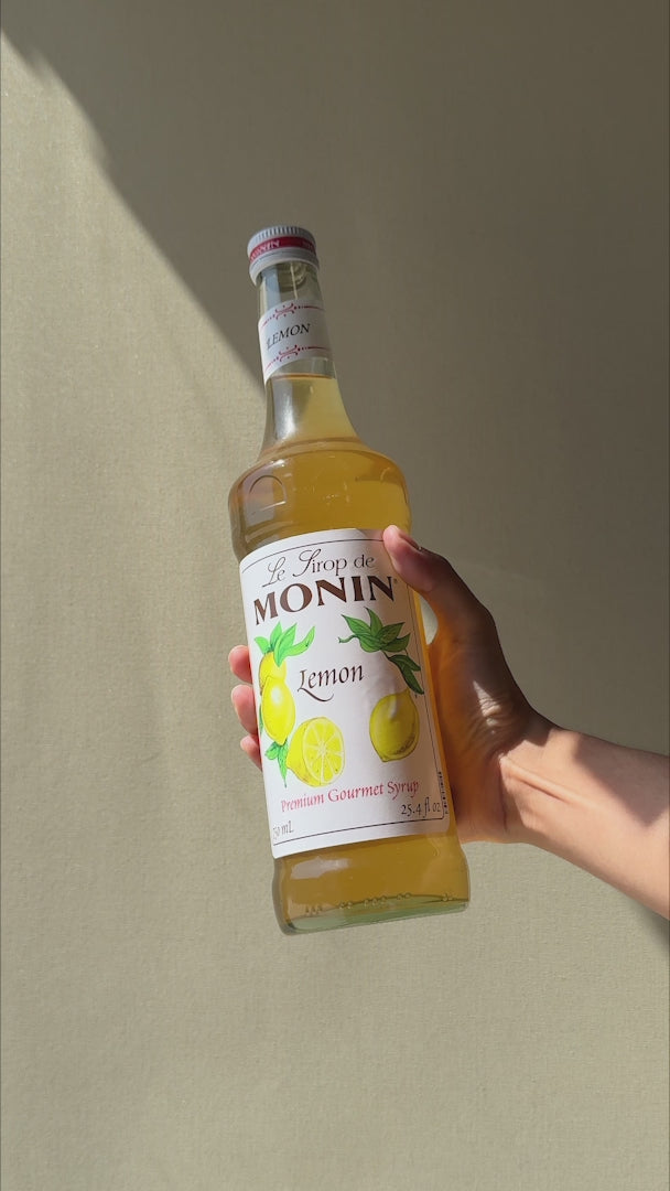 Cargar vídeo: Jarabe de limón botella de vidrio Monin 750 ml