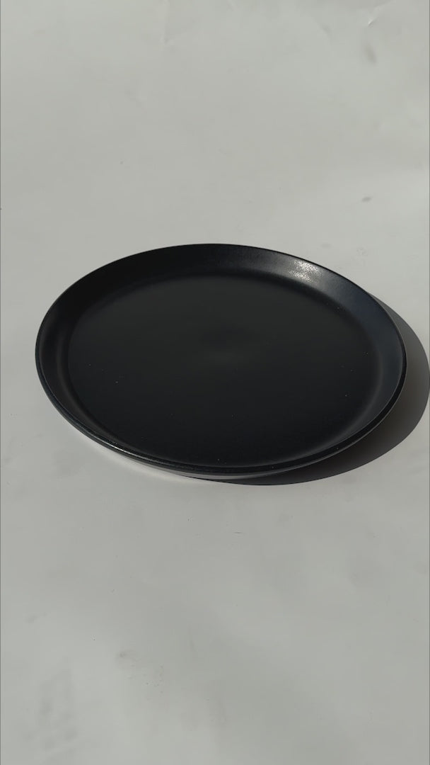 Plato trinche de cerámica negro mate Bruce Ø 26 cm — video de producto