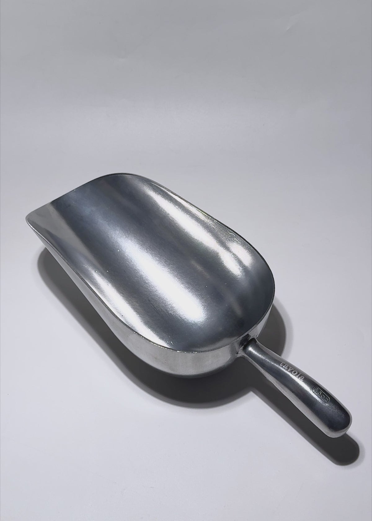 Cargar vídeo: Cucharon pala dosificadora de aluminio plata 2.5 L