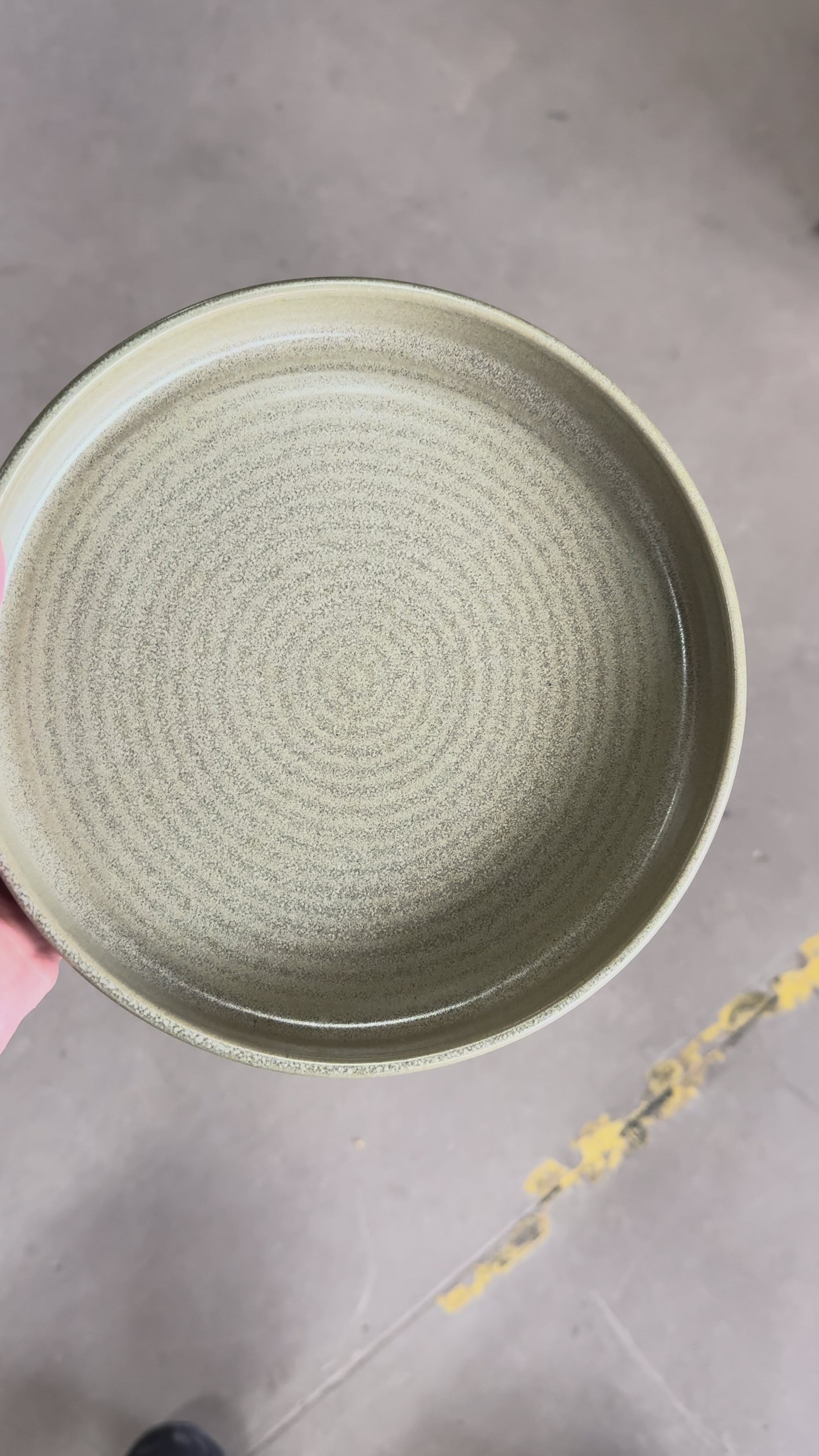 Platos de porcelana verde mate Adelfa Ripple