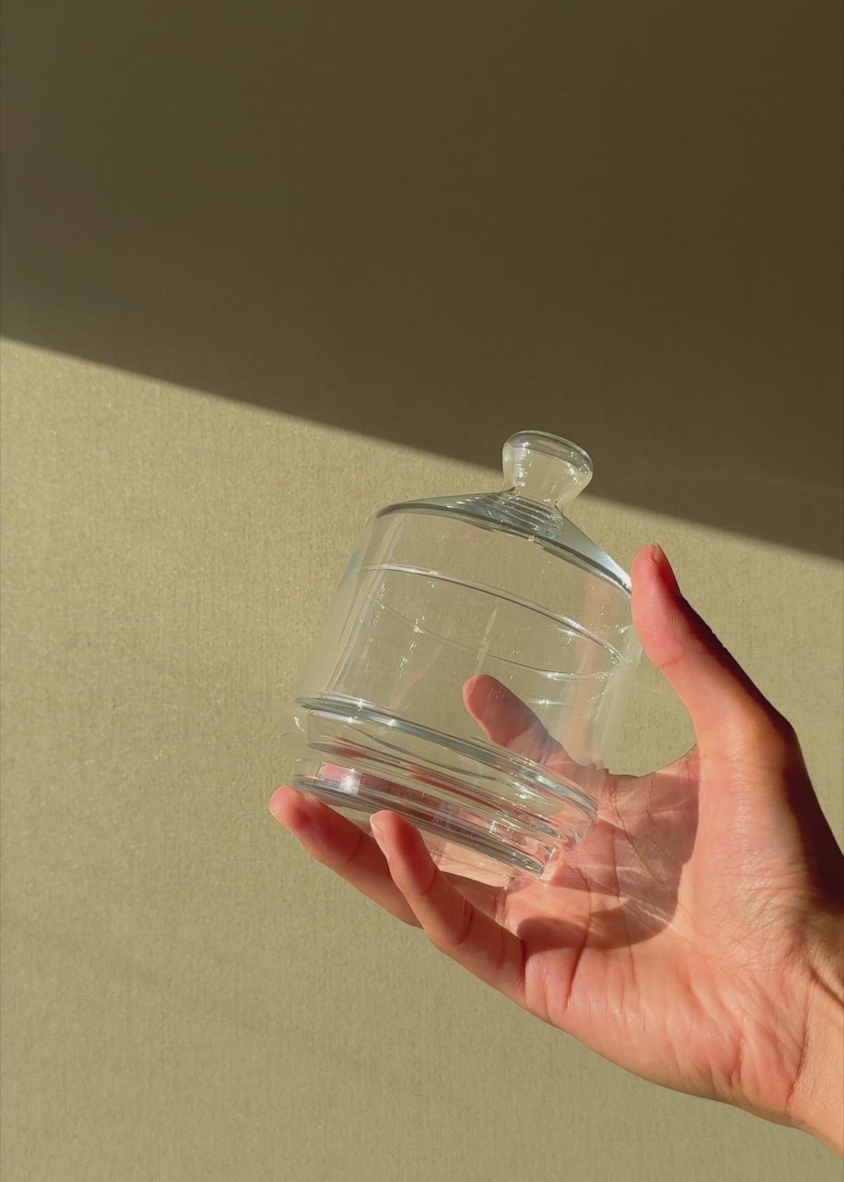Cargar vídeo: Bombonera de cristal transparente de 260 ml