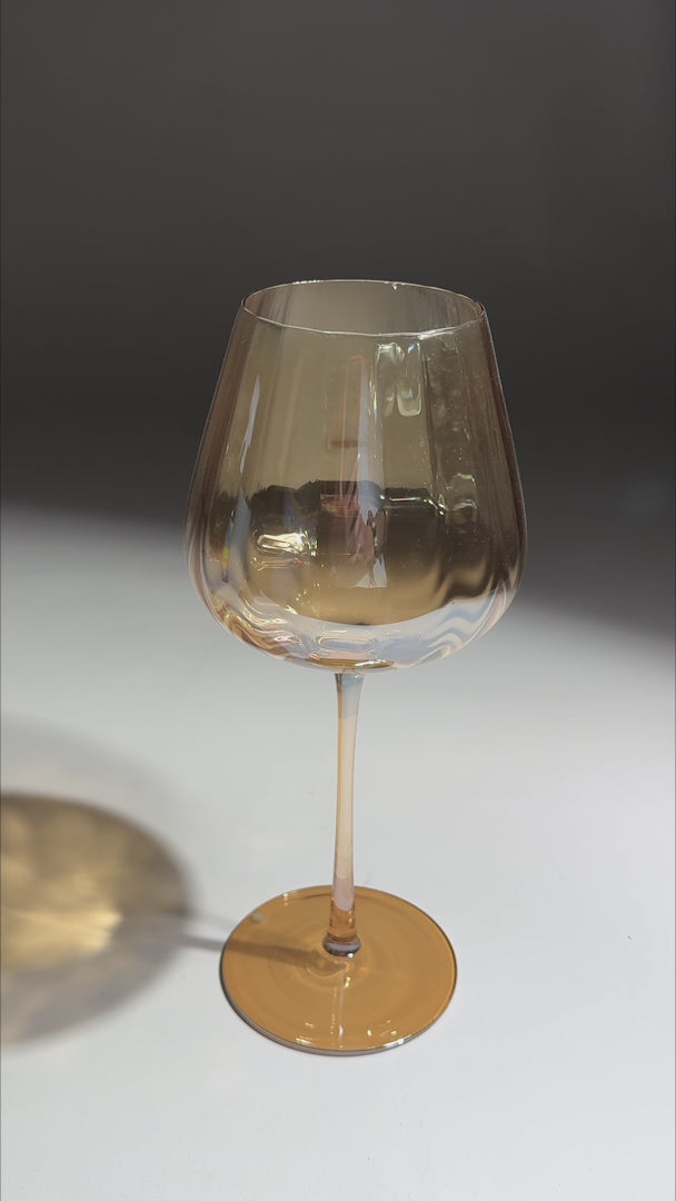 Cargar vídeo: video detalles copa para vino maha