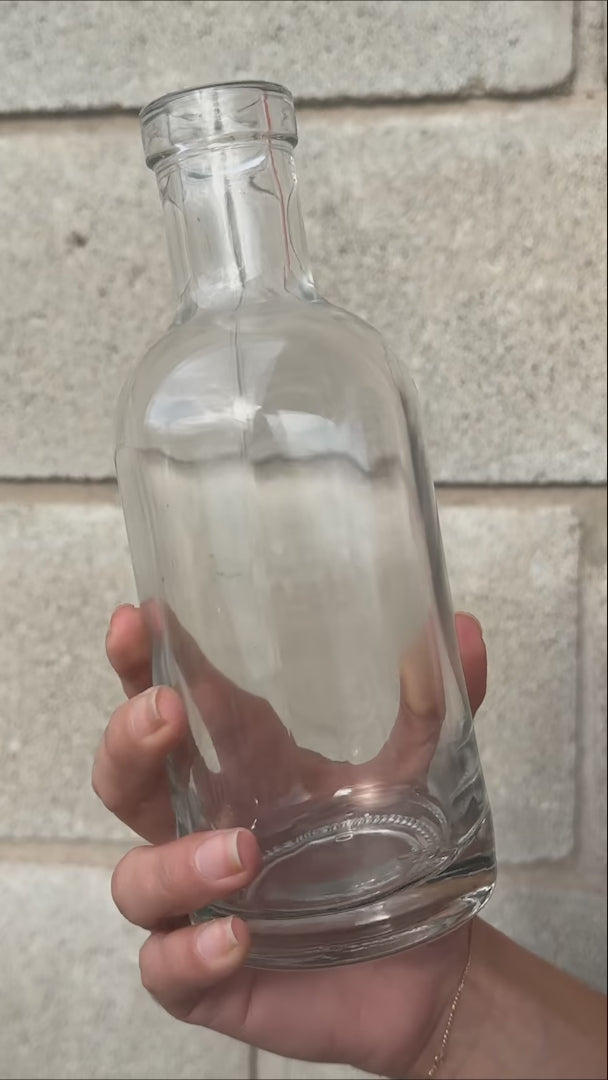 Cargar vídeo: Botella mezcalera de vidrio transparente Premium Liverpool de 375 ml