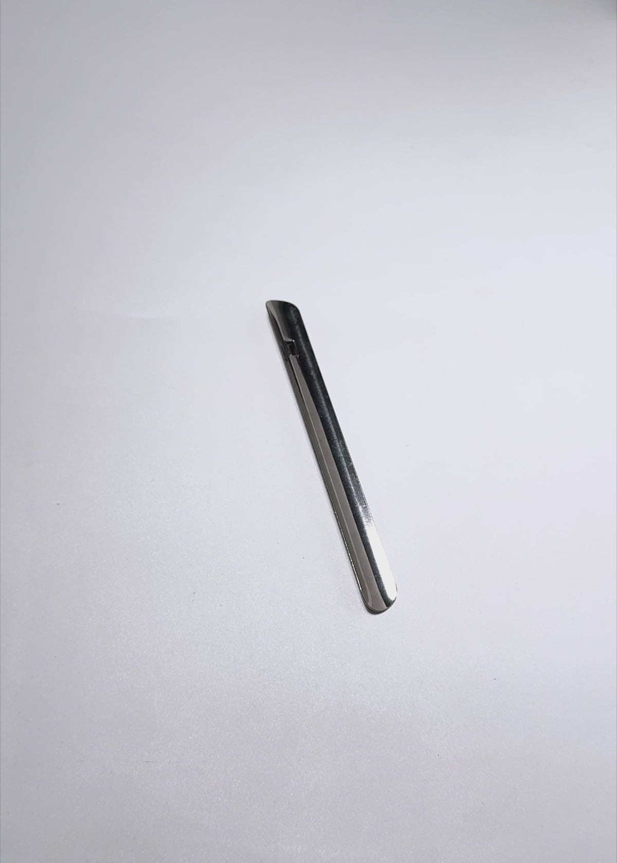 Cargar vídeo: Recogedor de migajas de acero inoxidable plata 15.2 cm