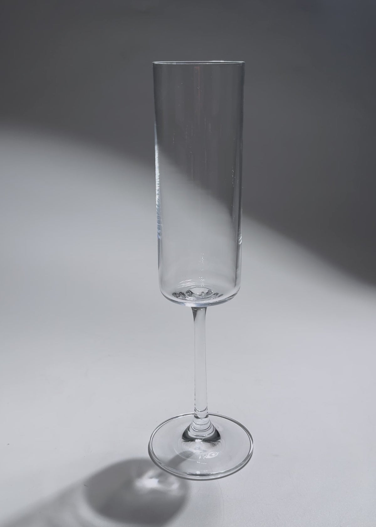 Cargar vídeo: Video de Copa flauta de vidrio transparente Opera 190 ml para restaurantes, hoteles, bares, banquetes, catering y eventos