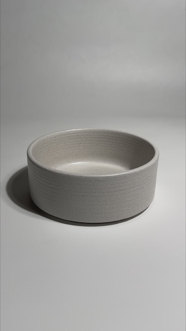 Video del acabado y diseño del bowl Liora Ripple para food service