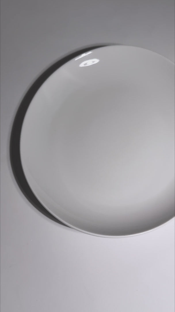 Cargar vídeo: Plato trinche de porcelana blanco redondo personalizado logo doble Messina 30 cm