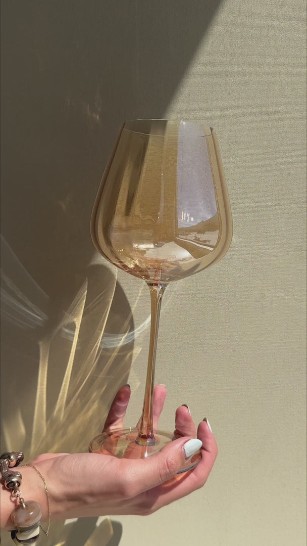 Cargar vídeo: video detalles copa para vino maha