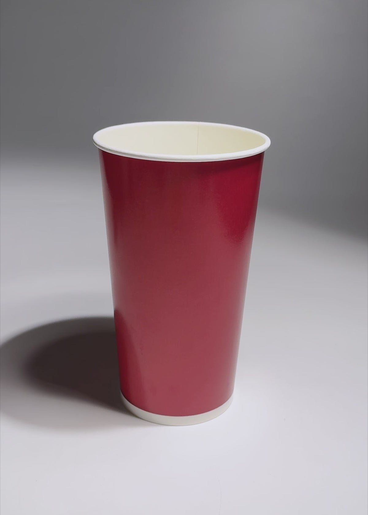 Cargar vídeo: Vaso de papel para bebida frÃ­a rojo 44 oz