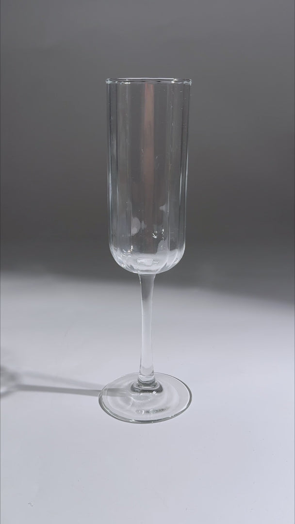 Video de la copa flauta de vidrio Linear 222 ml