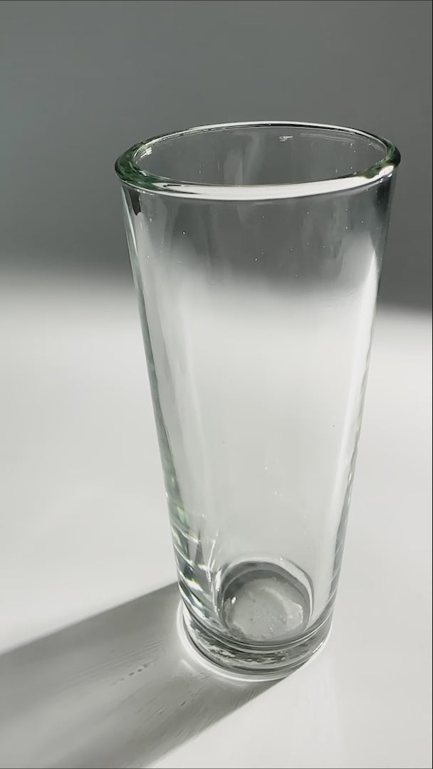 Cargar vídeo: video detallles vaso tubo vidrio transparente maha