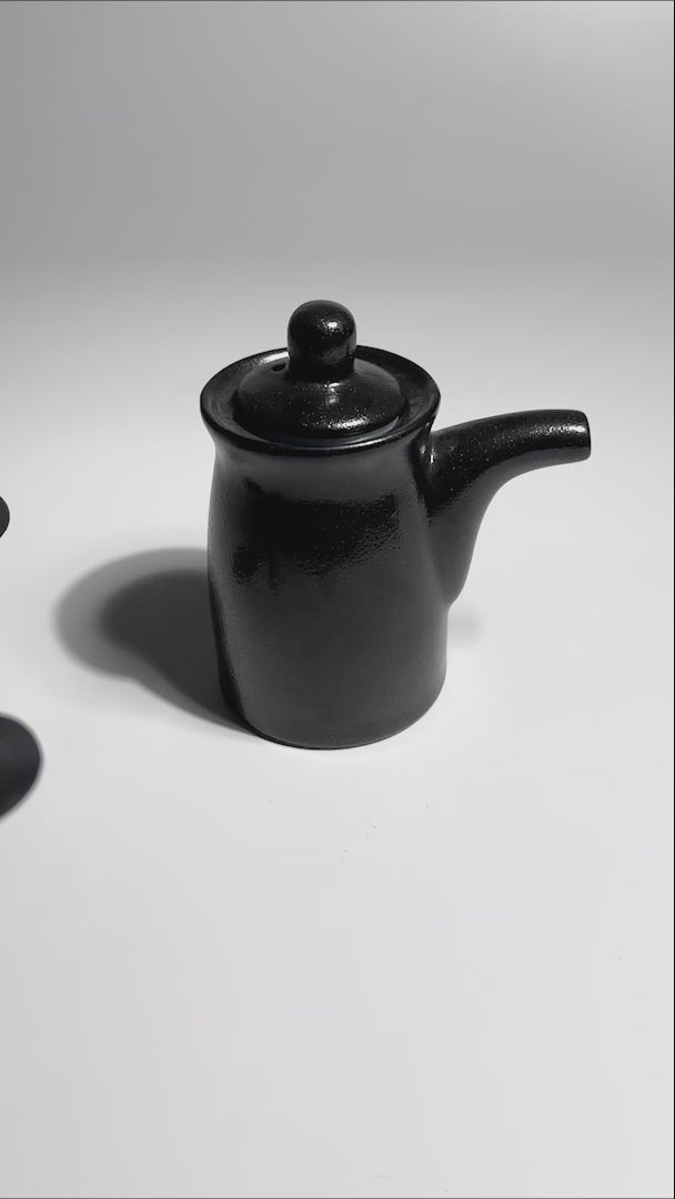 Cargar vídeo: video detalles dispensador de salsas porcelana maha