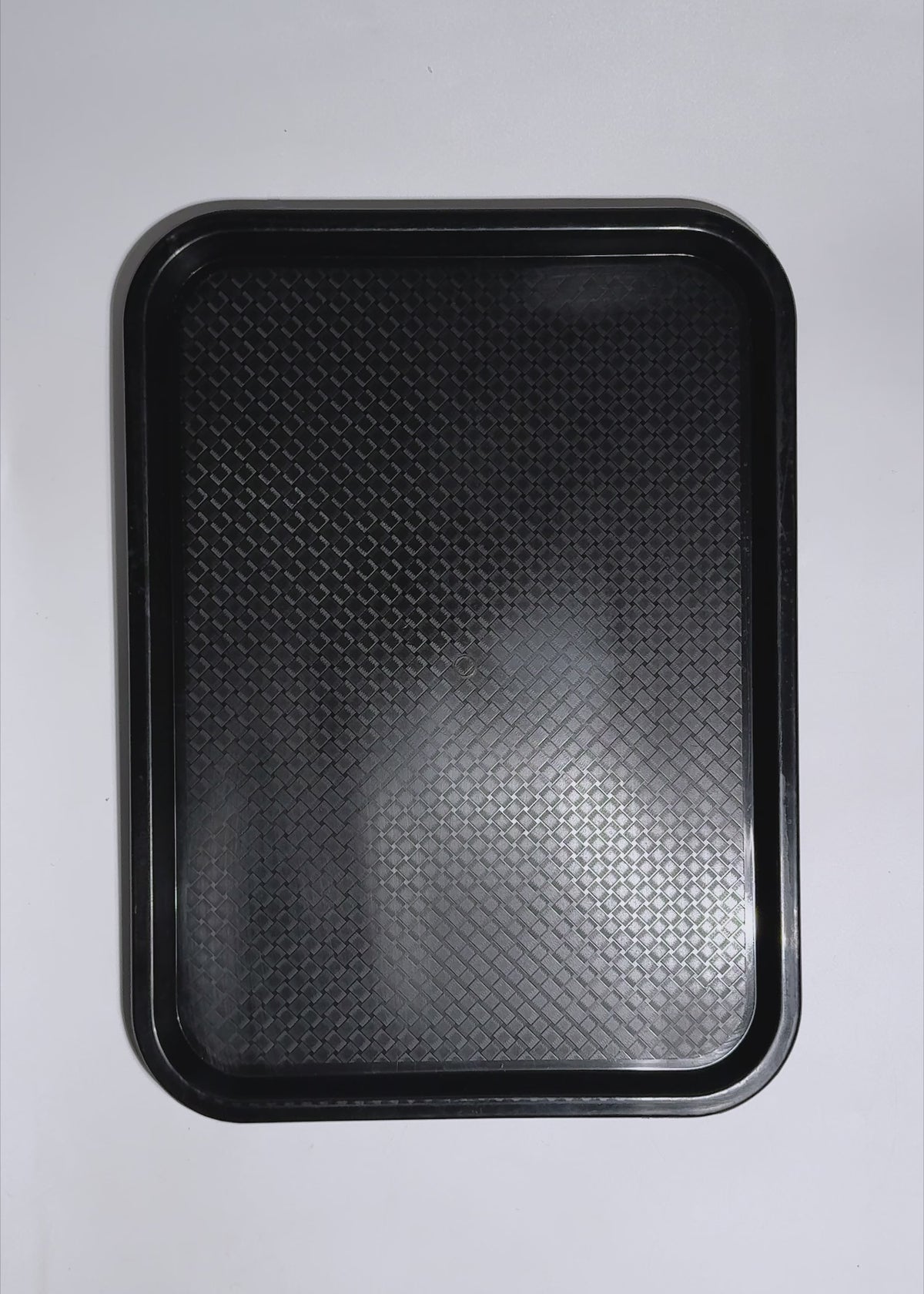 Cargar vídeo: Video de estudio de la charola rectangular antiderrapante para mesero de polipropileno negro.