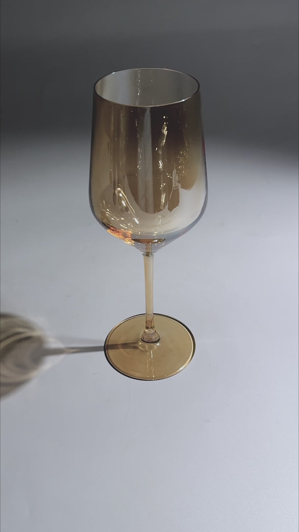 Cargar vídeo: video detalles copas para vino maha