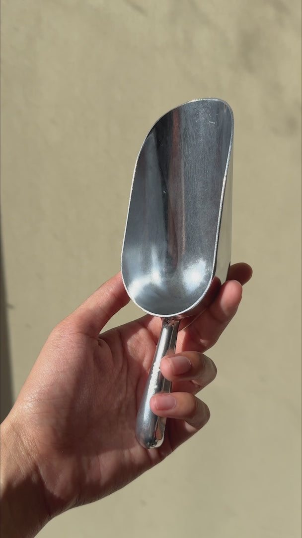 Cargar vídeo: video detalles pala de aluminio maha