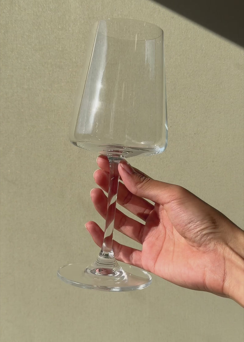 Copa para vino tinto de vidrio transparente Vitra 400 ml — video de producto