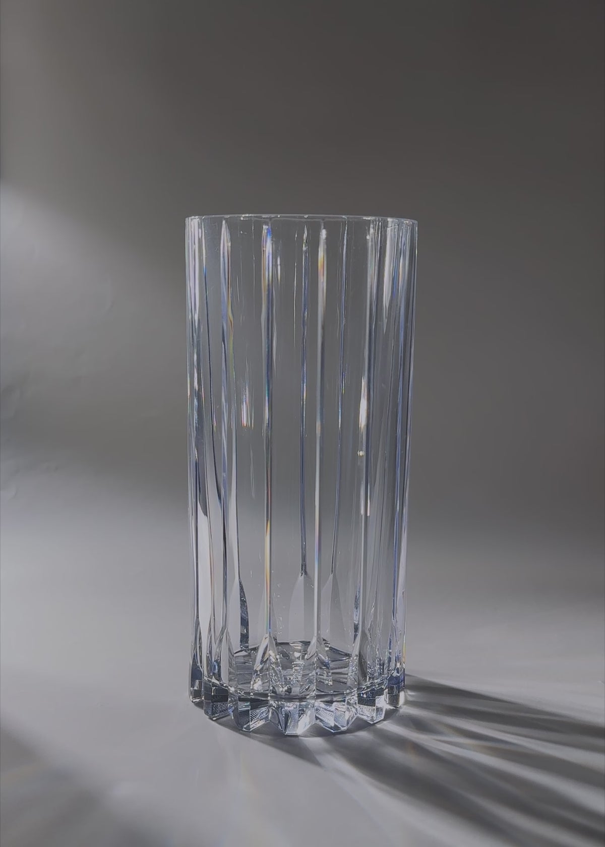 Cargar vídeo: Video de estudio del vaso alto Resort Riedel de Tritan transparente de 447 ml.