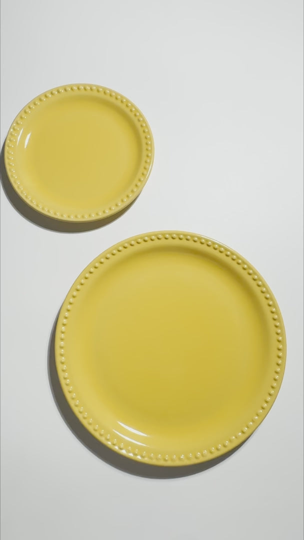 Cargar vídeo: Video del plato trinche de cerámica amarillo Monet de 27 cm