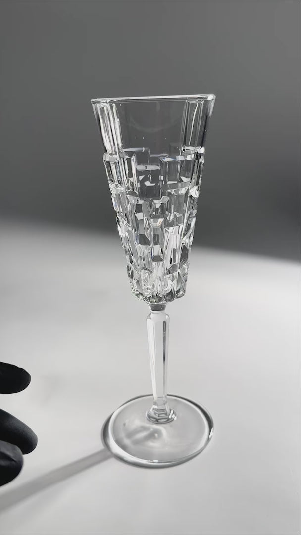 Cargar vídeo: Copa flauta de cristal transparente Cubic 190 ml
