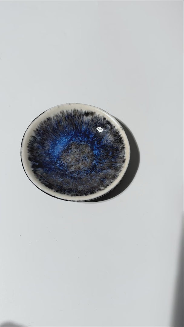Cargar vídeo: video detalles ramekin porcelana azul maha