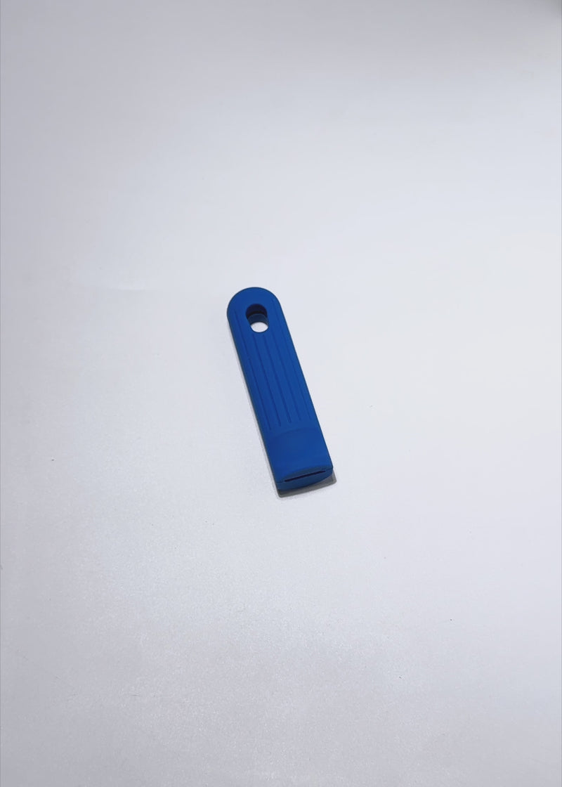 Mango de silicón azul grado alimentico para sartén de 7" y 8"
