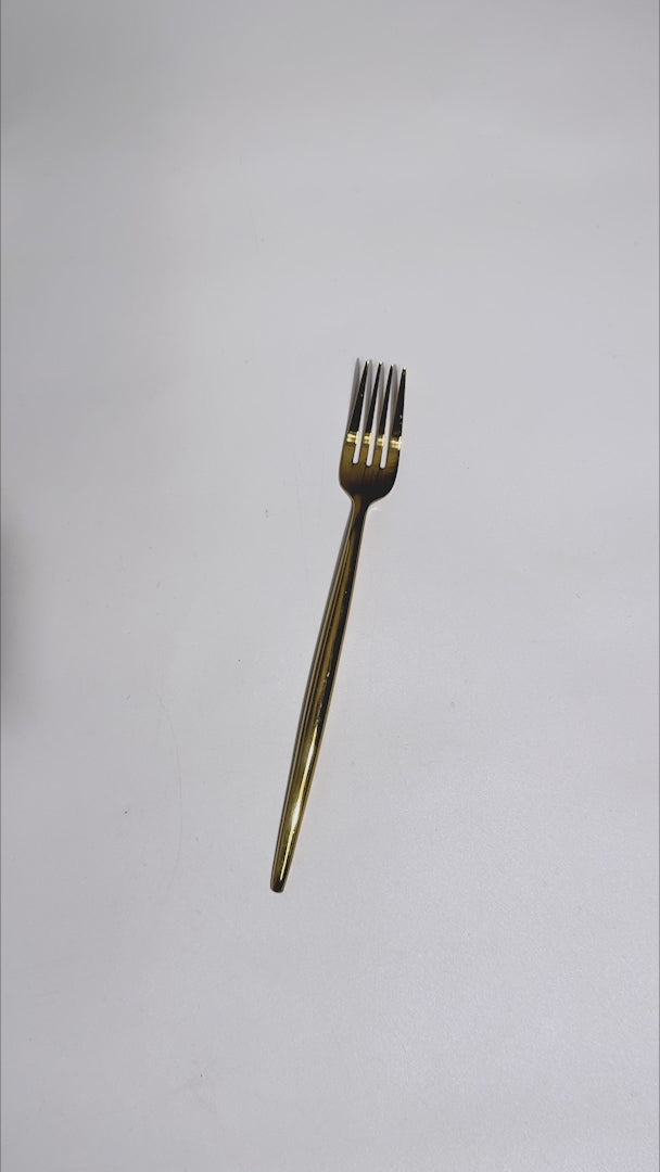 Cargar vídeo: Tenedor de mesa de acero inoxidable dorado Galaxy 18.5 cm