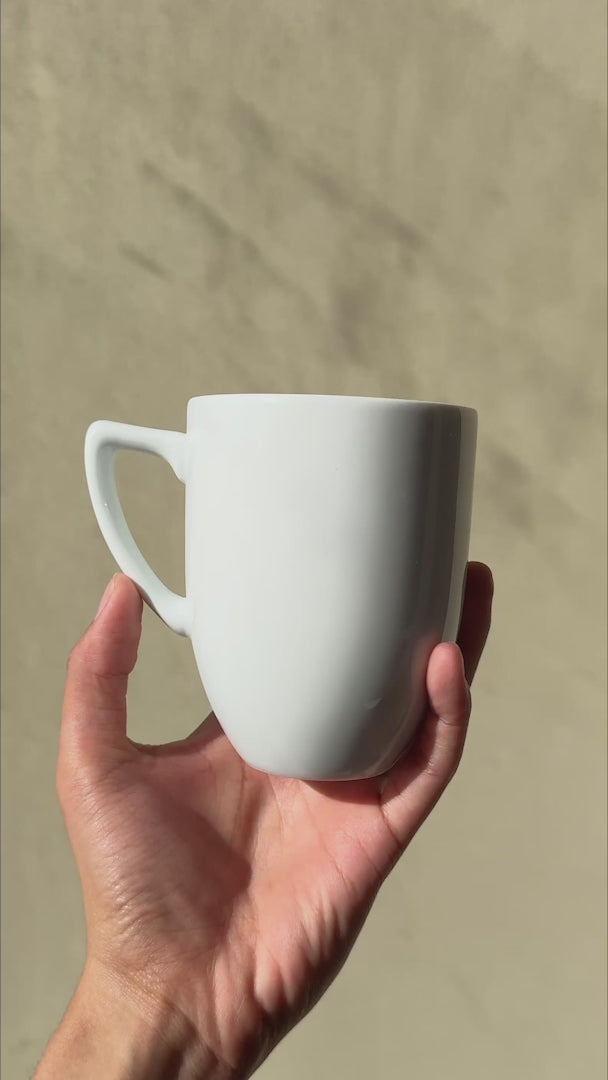 Cargar vídeo: Taza para café de porcelana blanca personalizada logo doble Elegance 300 ml