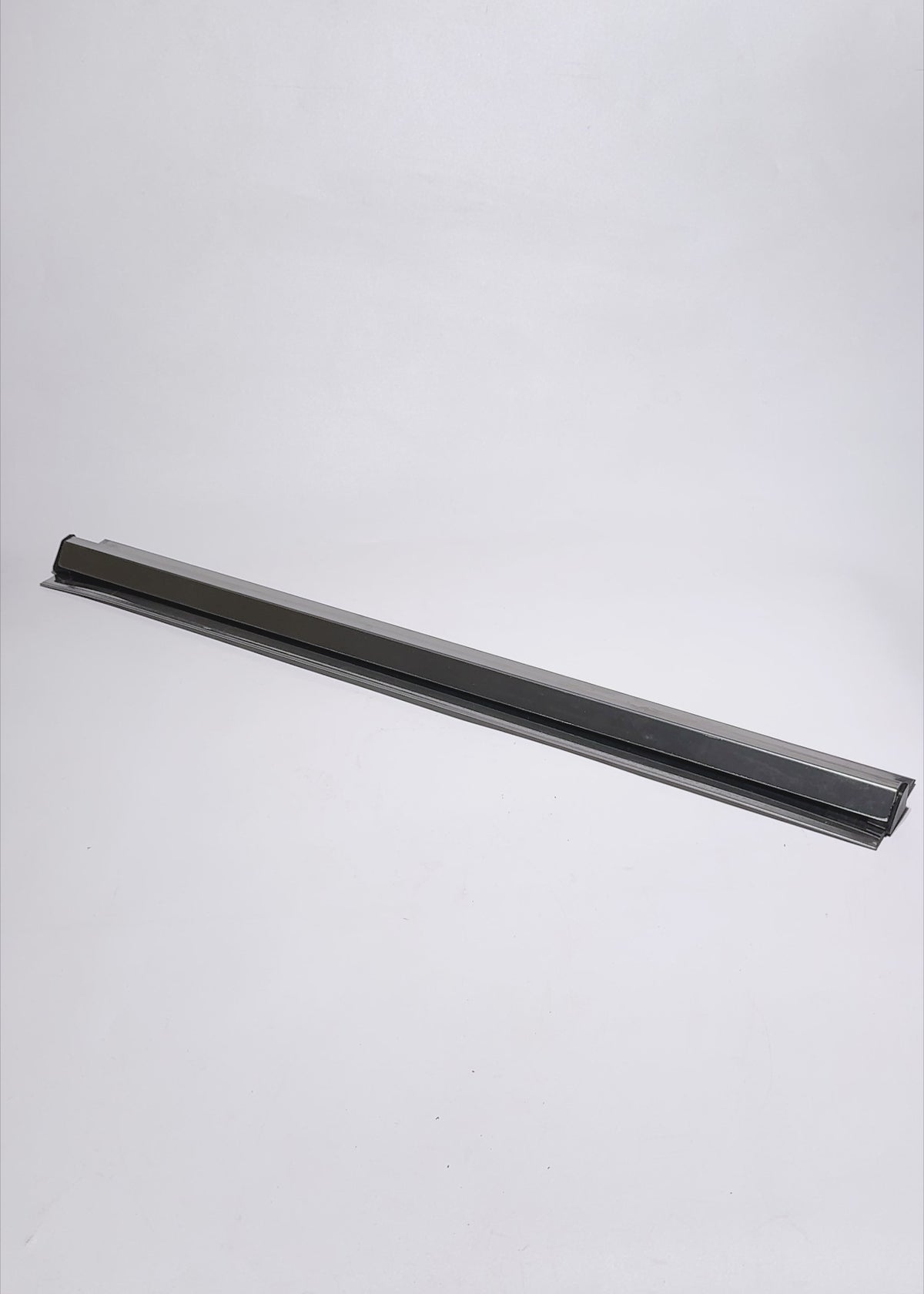 Cargar vídeo: Porta comandas de acero inoxidable plata 61.5 cm