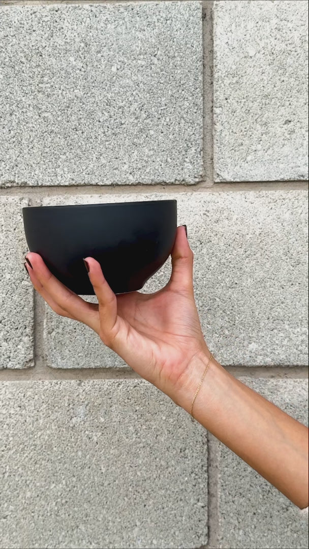 Platos hondos de porcelana negro Hakone