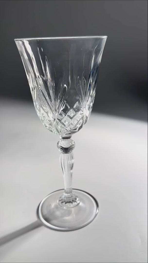 Cargar vídeo: Copa de vino blanco de cristal cortado transparente Turín 270 ml