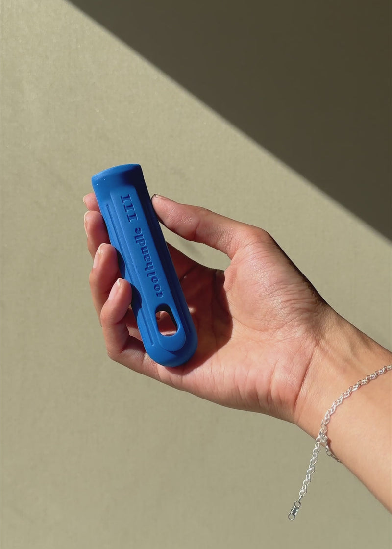 Mango de silicón azul grado alimentico para sartén de 7" y 8"